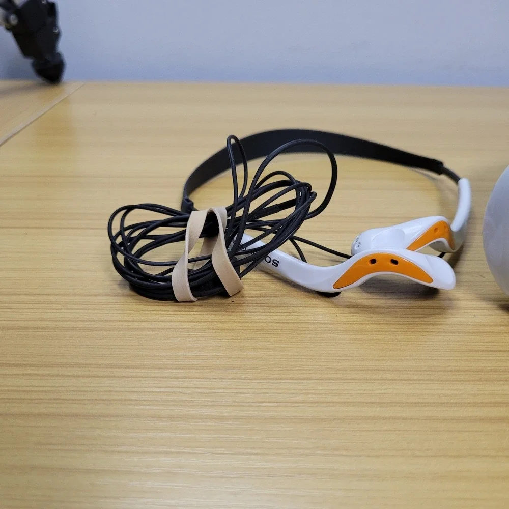 Sony S2 Walkman Sports Digital Radio FM-AM SRF-M80V with MDR-W014 Headphones